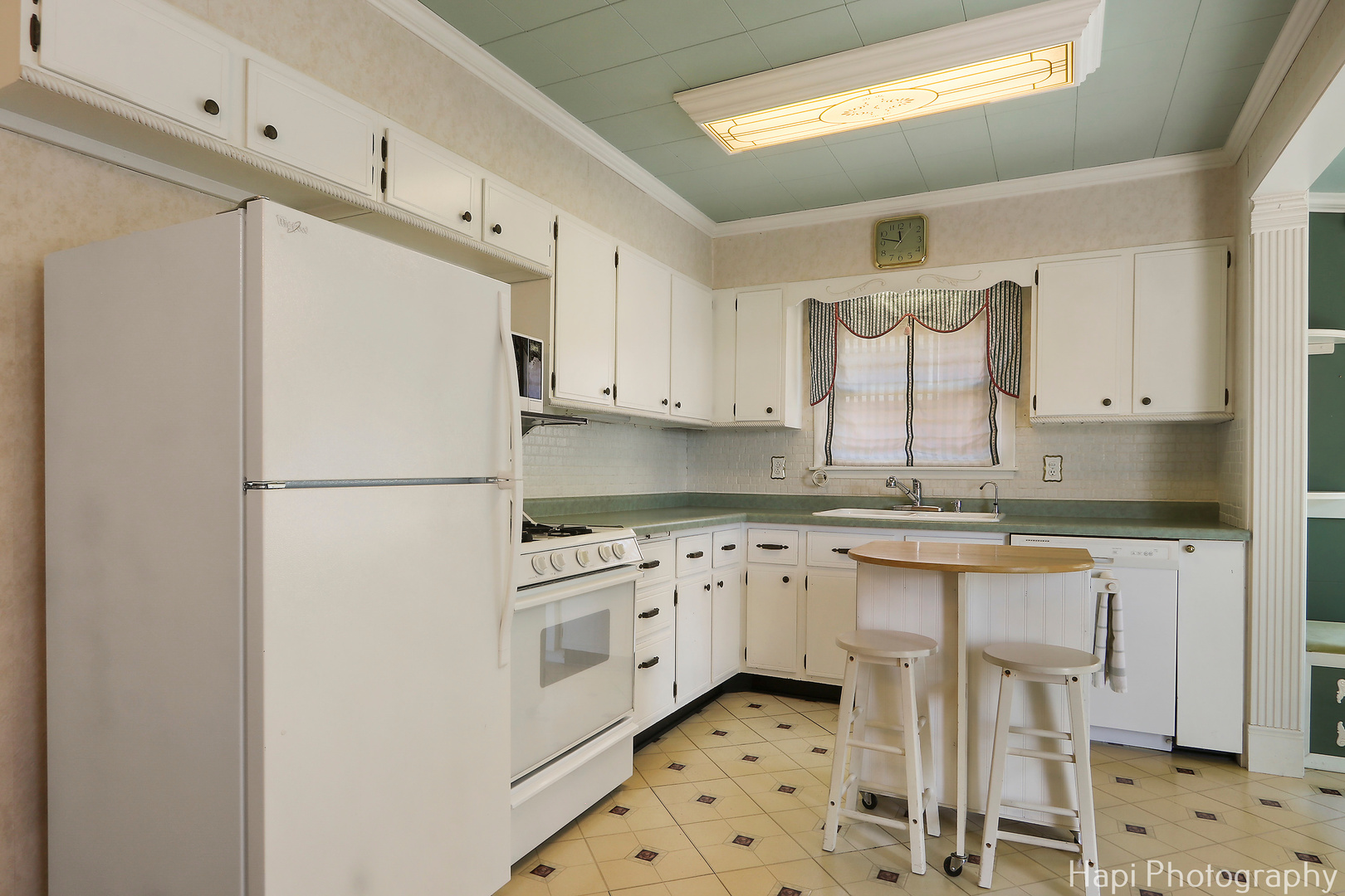 36 S PISTAKEE LAKE Road, Fox Lake, IL 60020