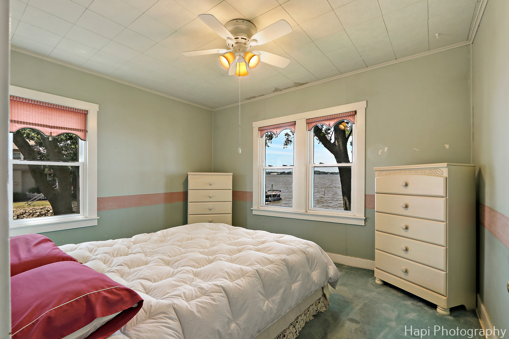 36 S PISTAKEE LAKE Road, Fox Lake, IL 60020