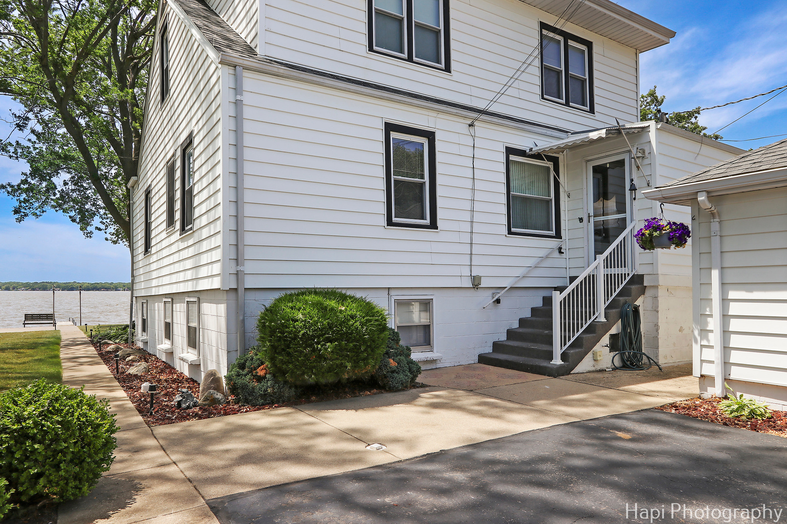 36 S PISTAKEE LAKE Road, Fox Lake, IL 60020