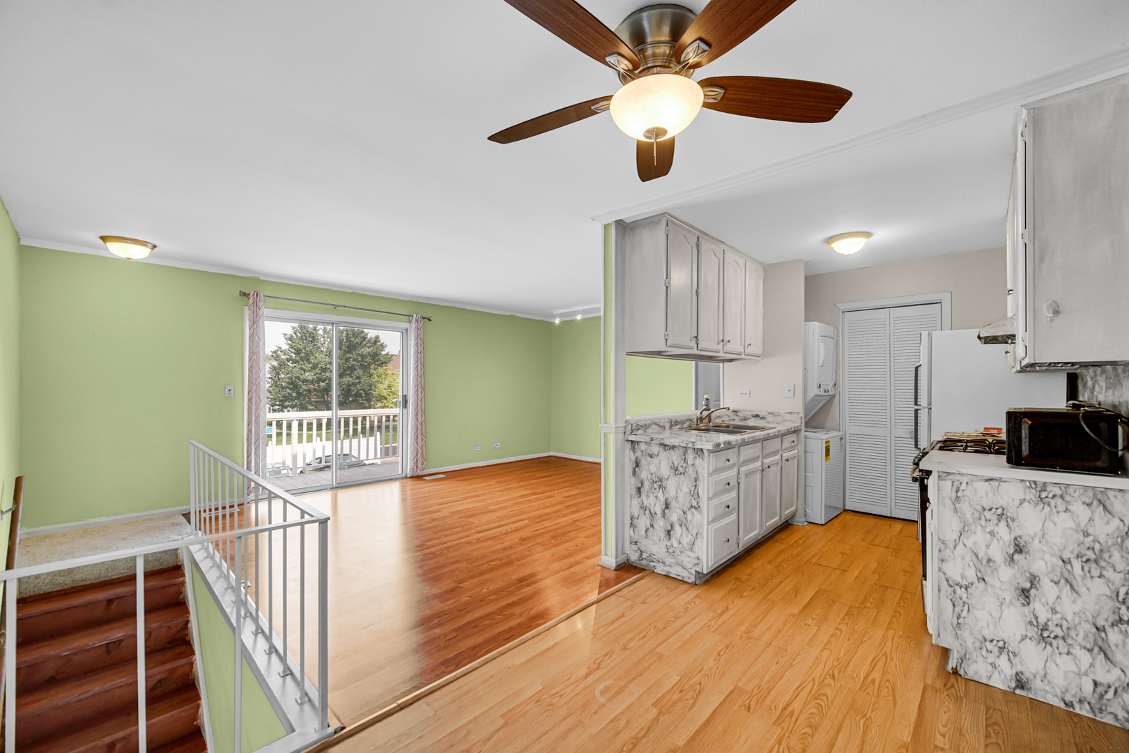1422 Woodcutter Lane #D, Wheaton, IL 60189