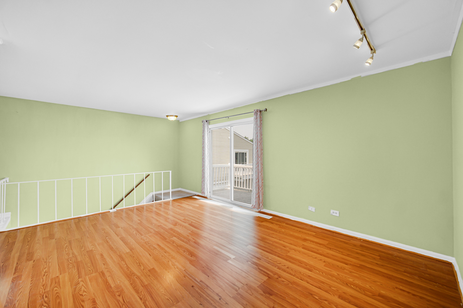 1422 Woodcutter Lane #D, Wheaton, IL 60189