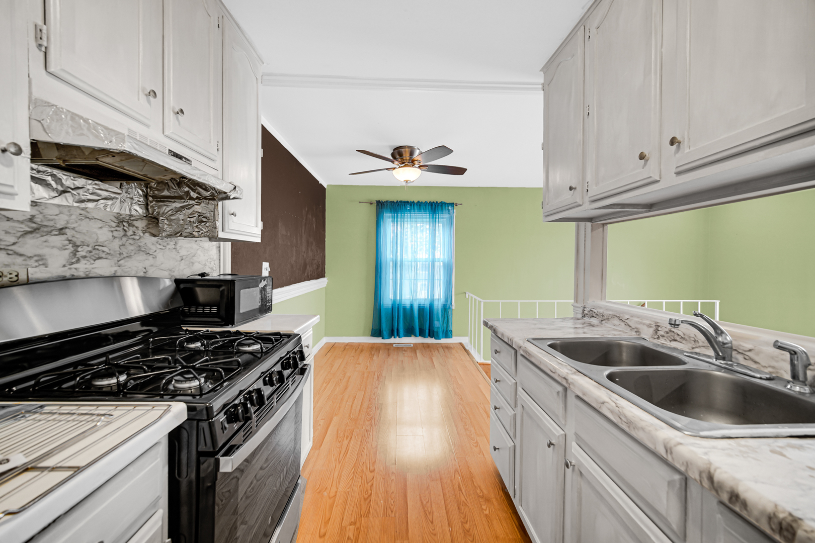 1422 Woodcutter Lane #D, Wheaton, IL 60189