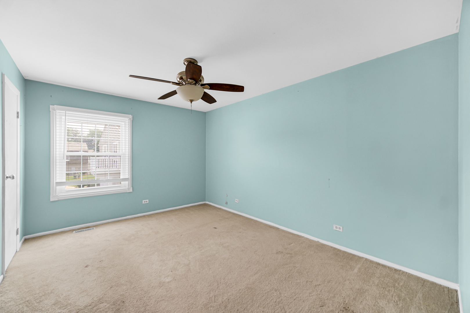 1422 Woodcutter Lane #D, Wheaton, IL 60189
