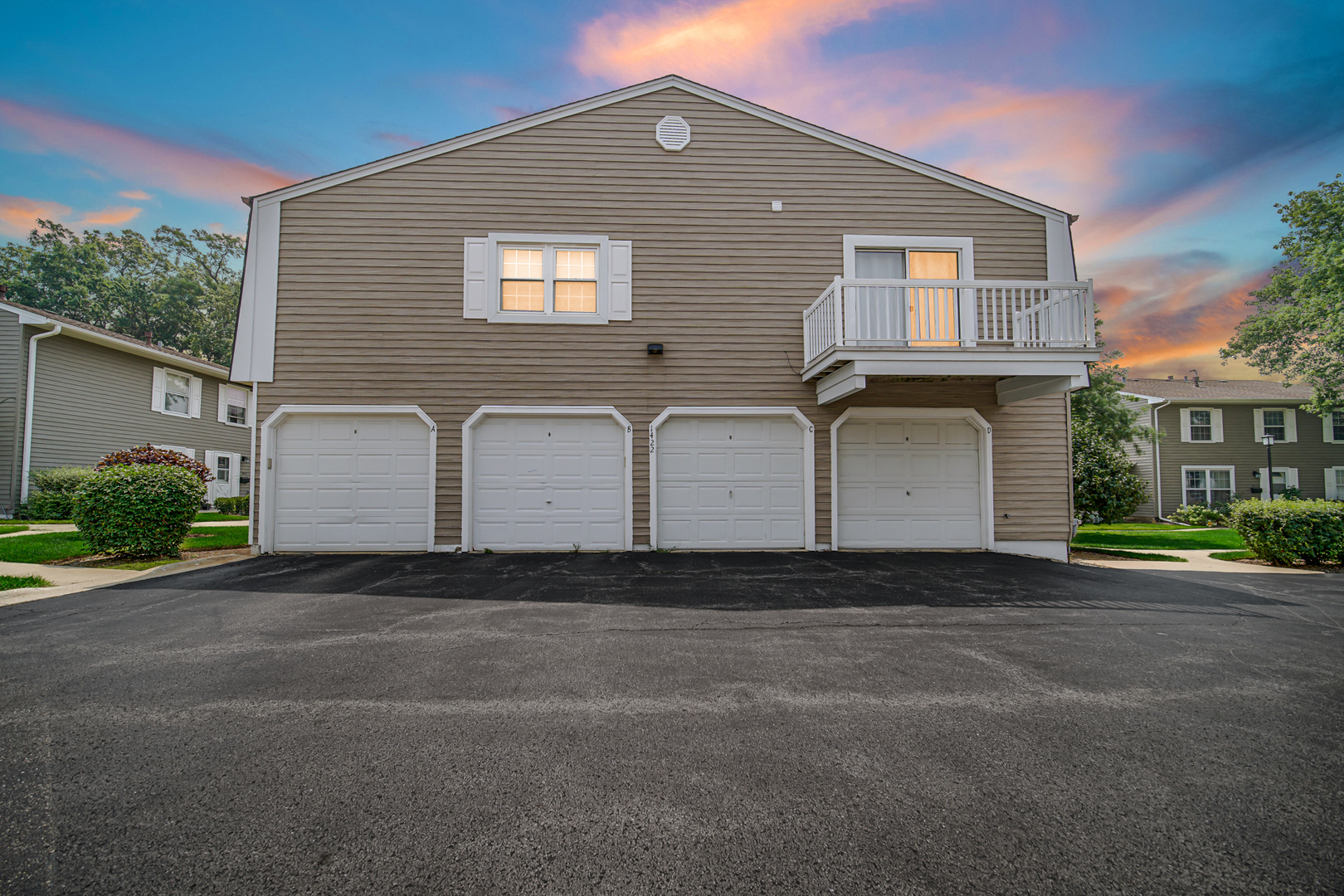 1422 Woodcutter Lane #D, Wheaton, IL 60189