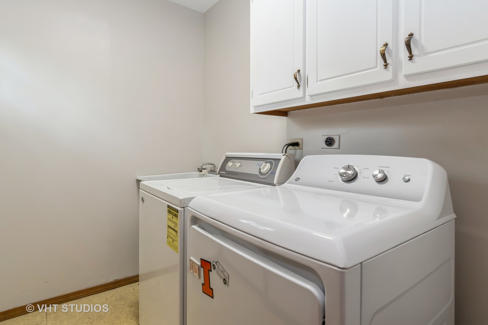 6S475 Sussex Road, Naperville, IL 60540