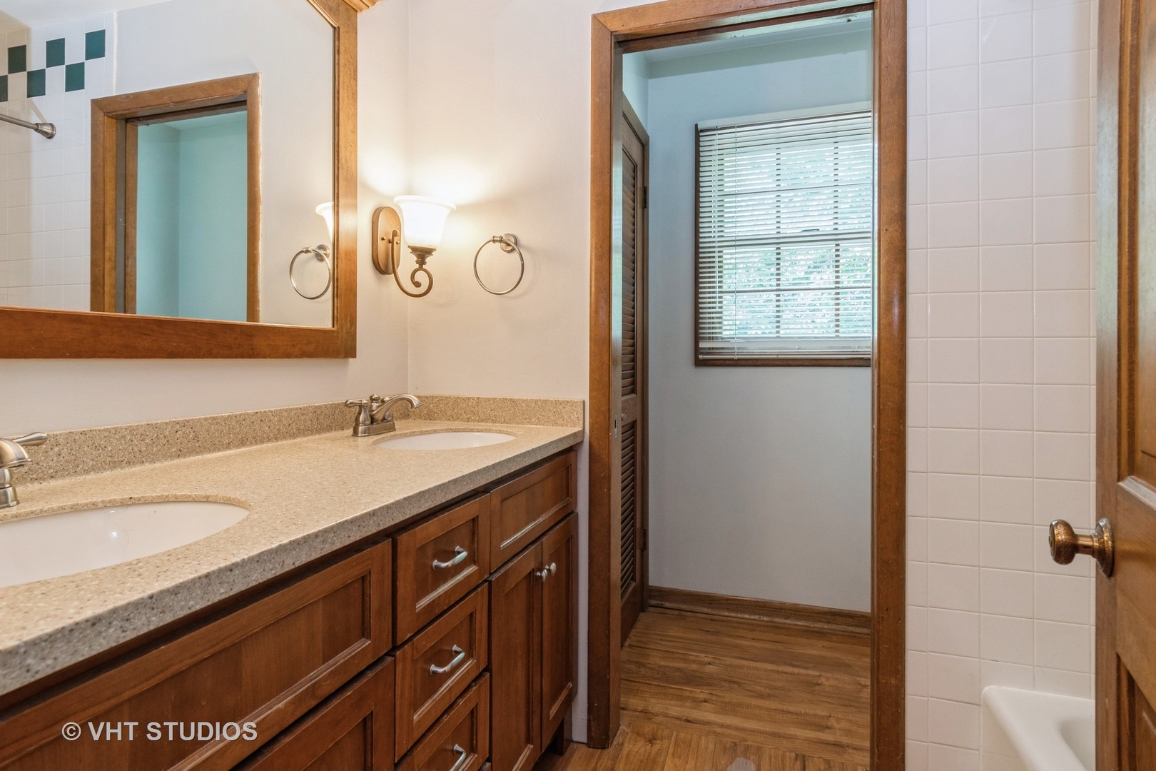 6S475 Sussex Road, Naperville, IL 60540
