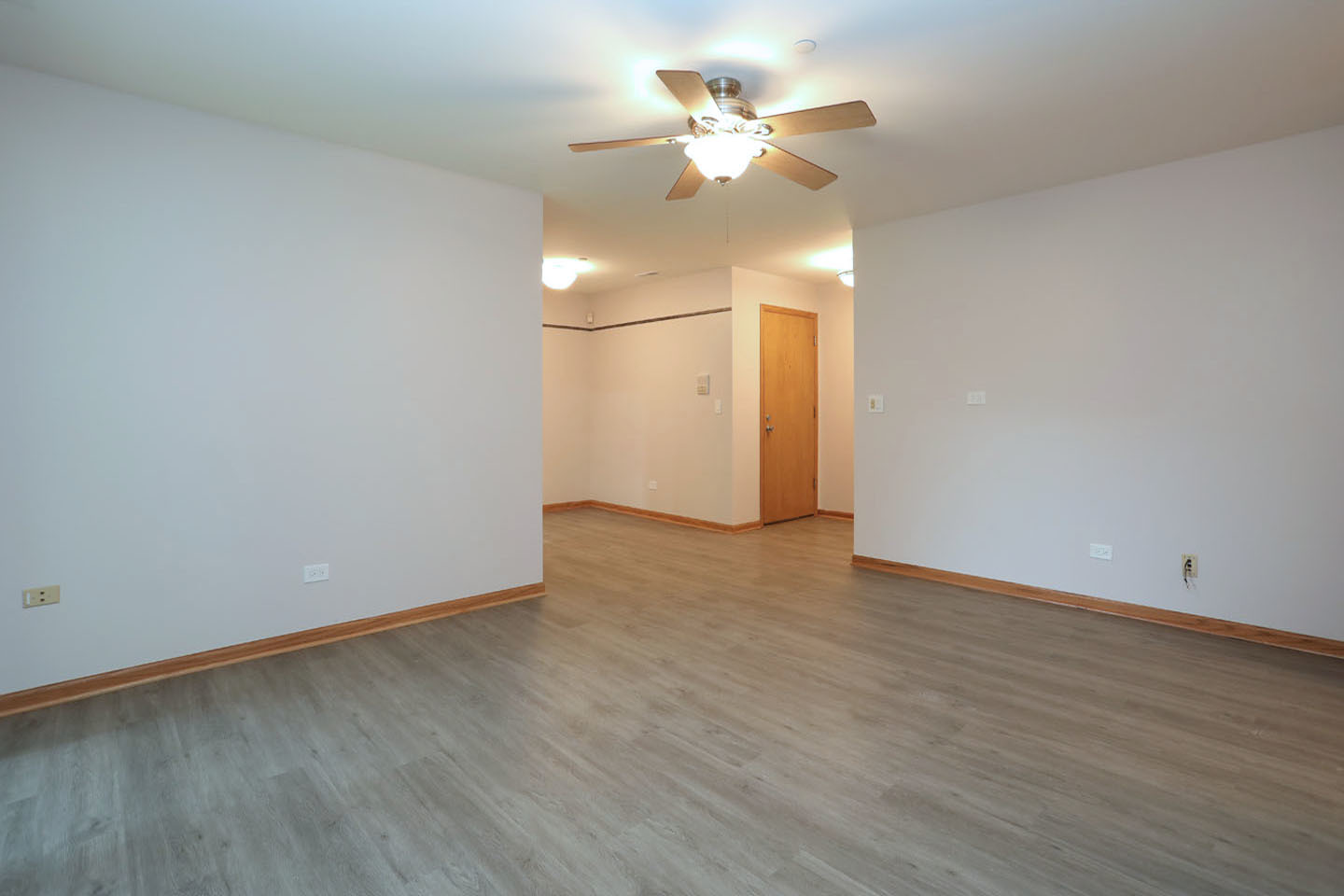 960 Yosemite Trail #A1, Roselle, IL 60172