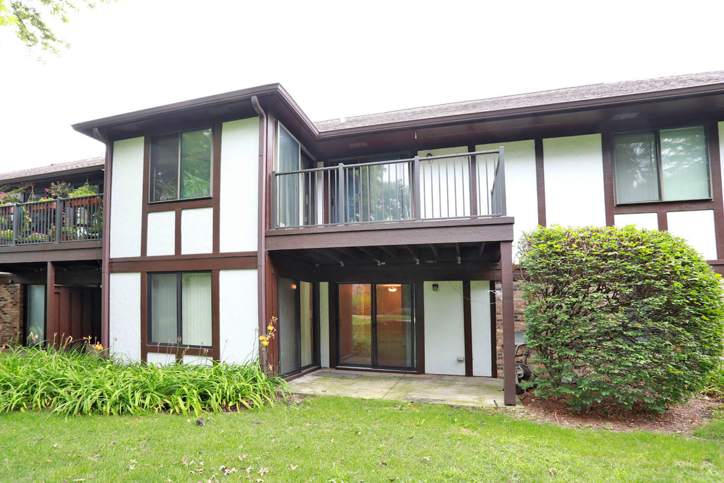960 Yosemite Trail #A1, Roselle, IL 60172