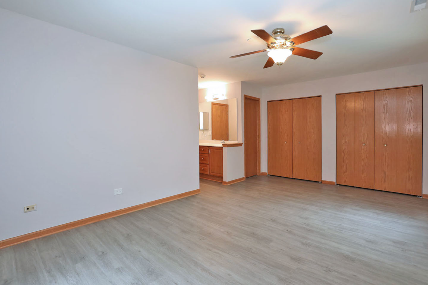 960 Yosemite Trail #A1, Roselle, IL 60172