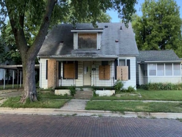 1060 N 1st Street, Springfield, IL 62702