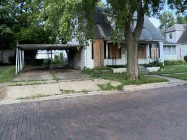 1060 N 1st Street, Springfield, IL 62702