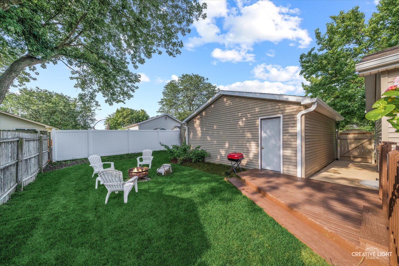 203 Basswood Drive, North Aurora, IL 60542