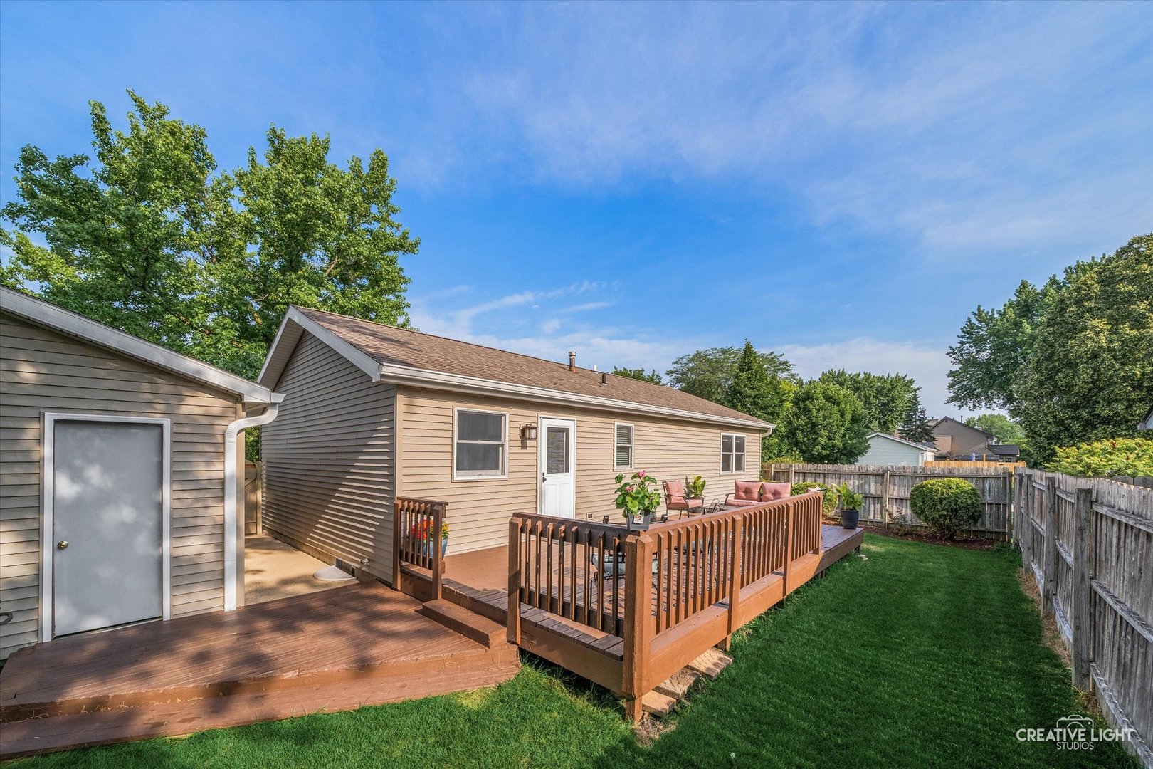 203 Basswood Drive, North Aurora, IL 60542