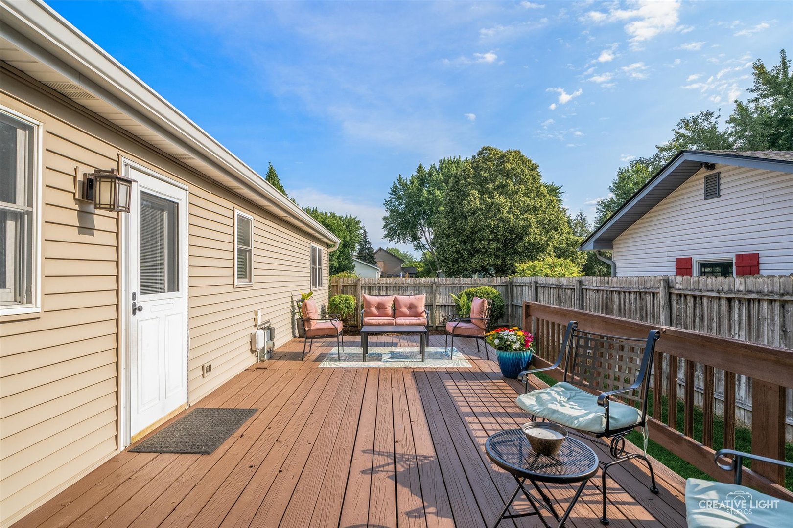 203 Basswood Drive, North Aurora, IL 60542