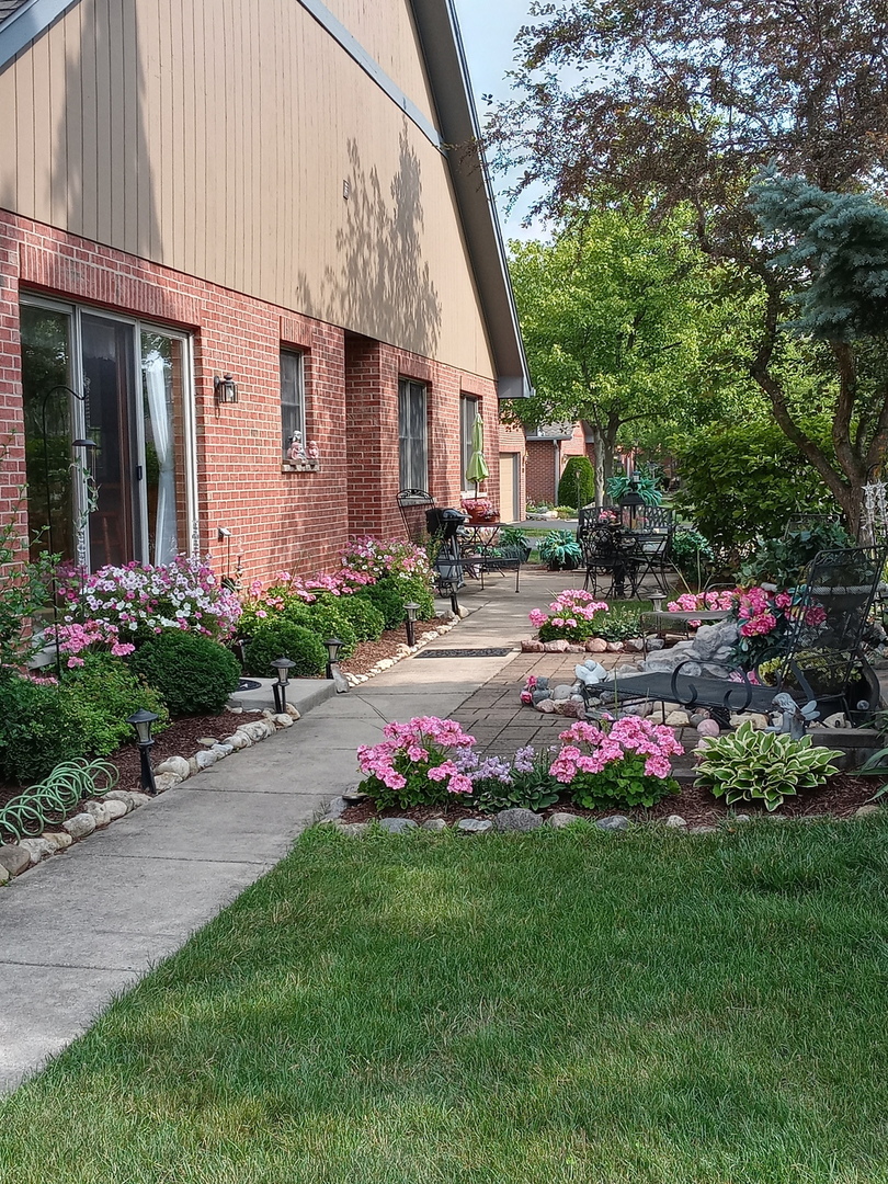 201 Woodland Way, Bloomingdale, IL 60108
