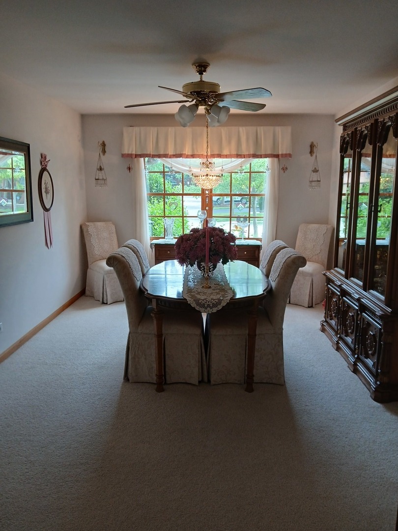 201 Woodland Way, Bloomingdale, IL 60108