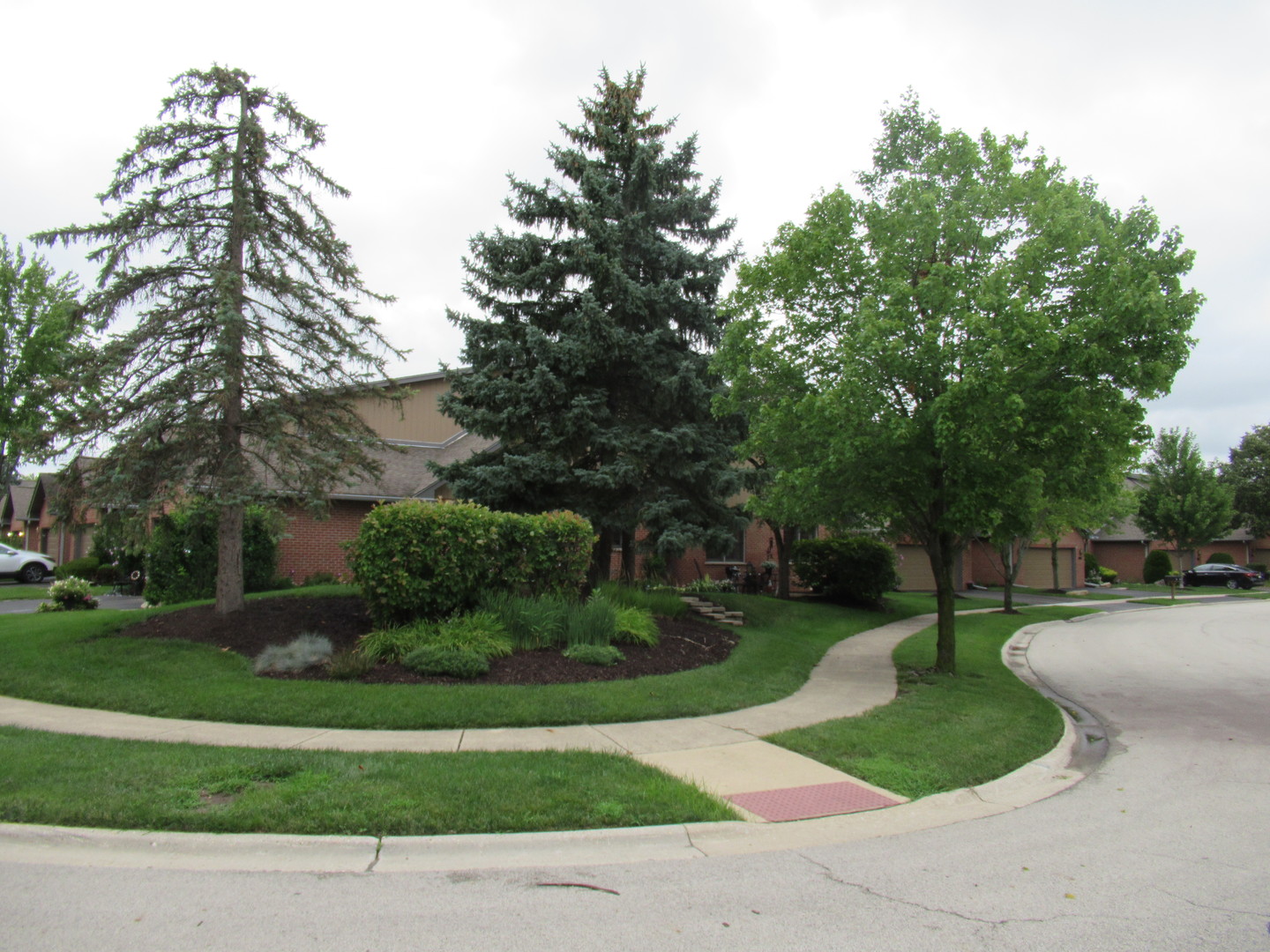 201 Woodland Way, Bloomingdale, IL 60108