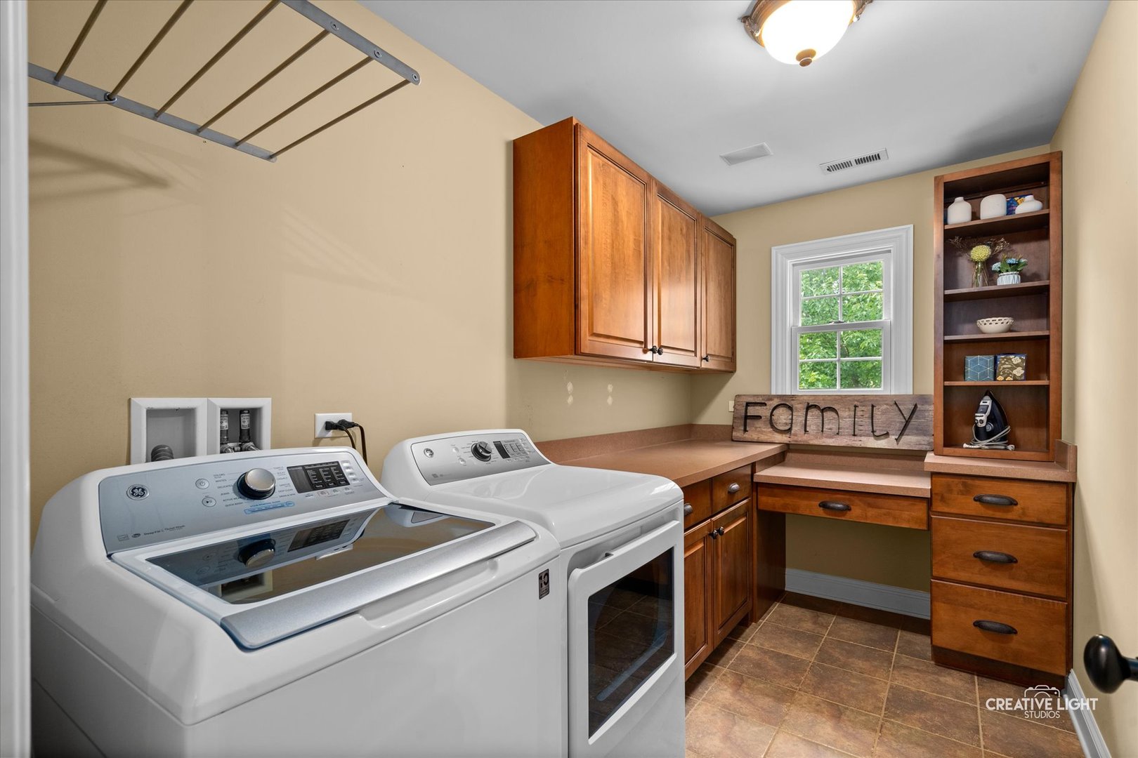 3704 Heathmoor Drive, Elgin, IL 60124