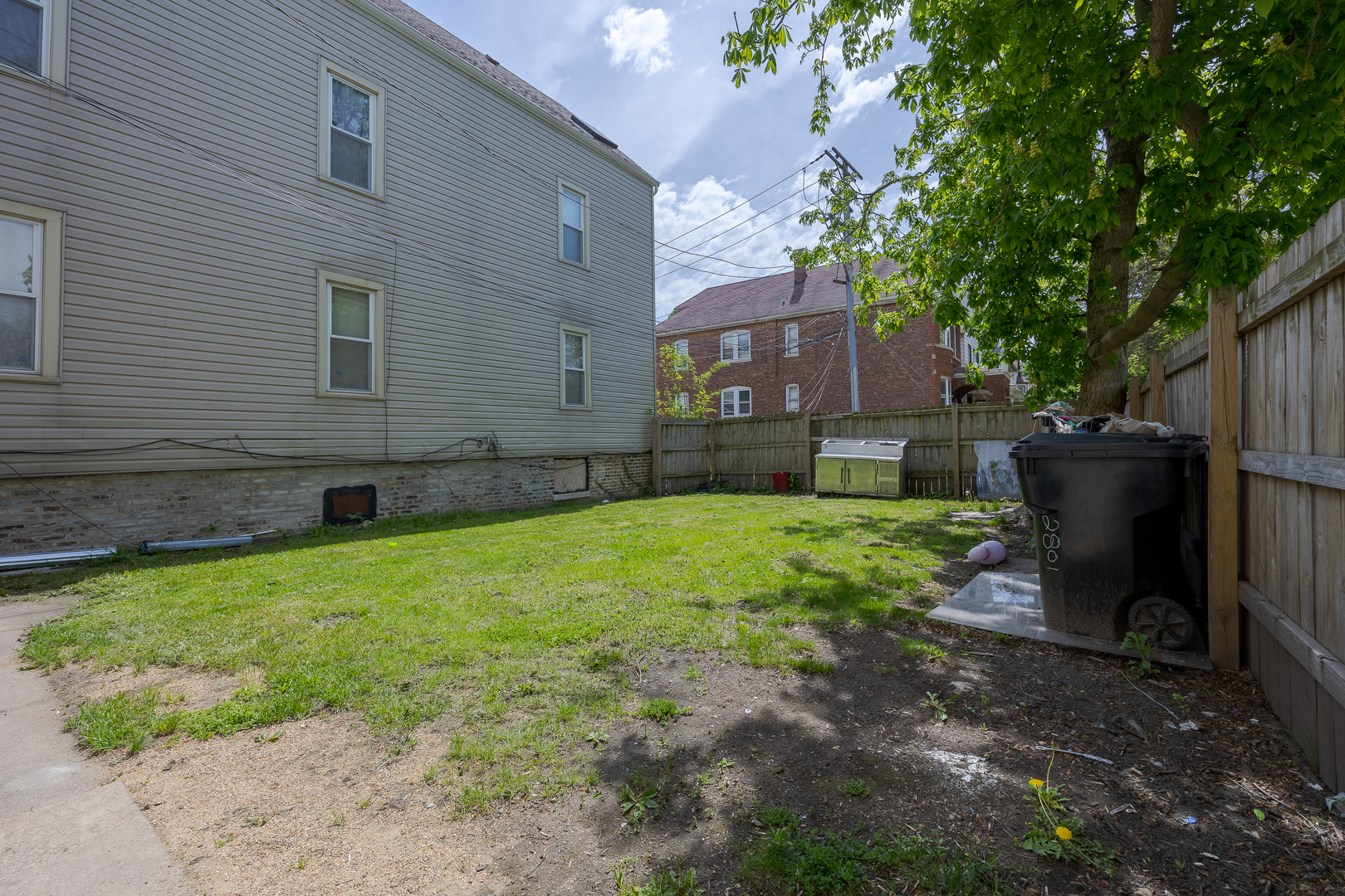 2801 E 83rd Street, Chicago, IL 60617
