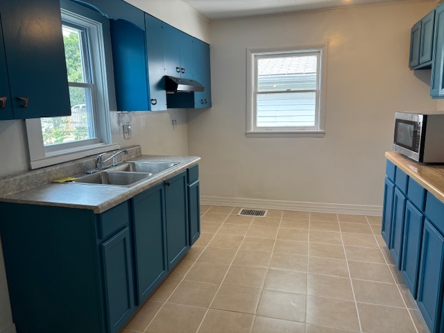 2816 Emmaus Avenue, Zion, IL 60099