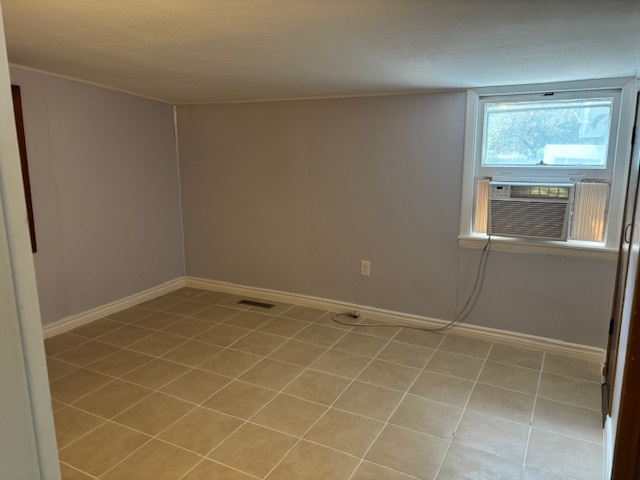 2816 Emmaus Avenue, Zion, IL 60099
