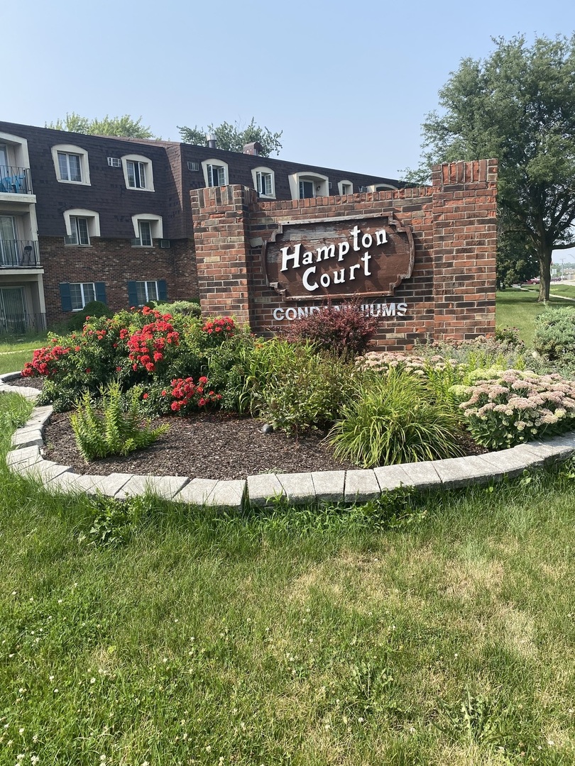 17975 Huntleigh Court #301, Country Club Hills, IL 60478