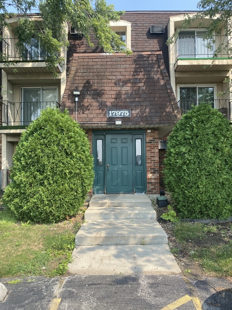 17975 Huntleigh Court #301, Country Club Hills, IL 60478