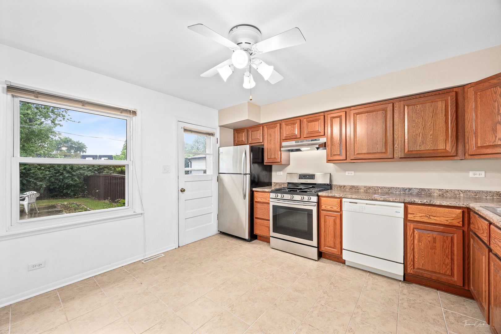 405 E Valley Lane, Arlington Heights, IL 60004