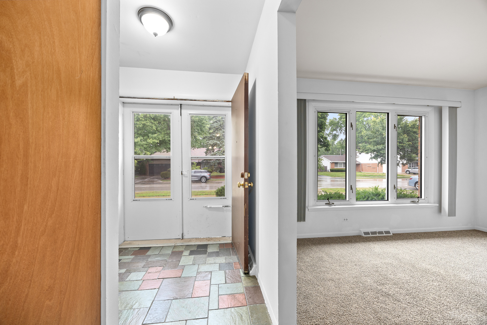 405 E Valley Lane, Arlington Heights, IL 60004
