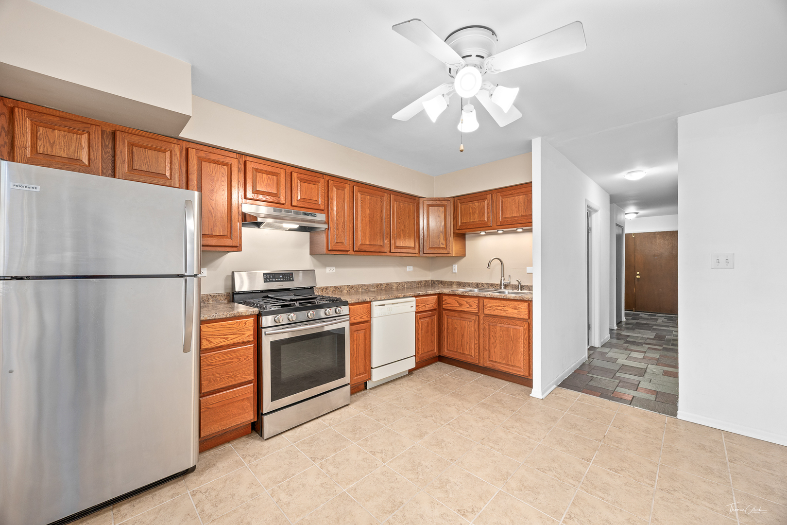 405 E Valley Lane, Arlington Heights, IL 60004