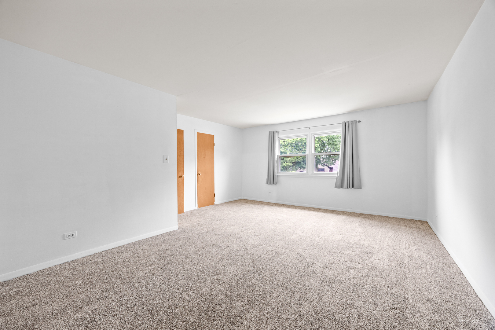 405 E Valley Lane, Arlington Heights, IL 60004