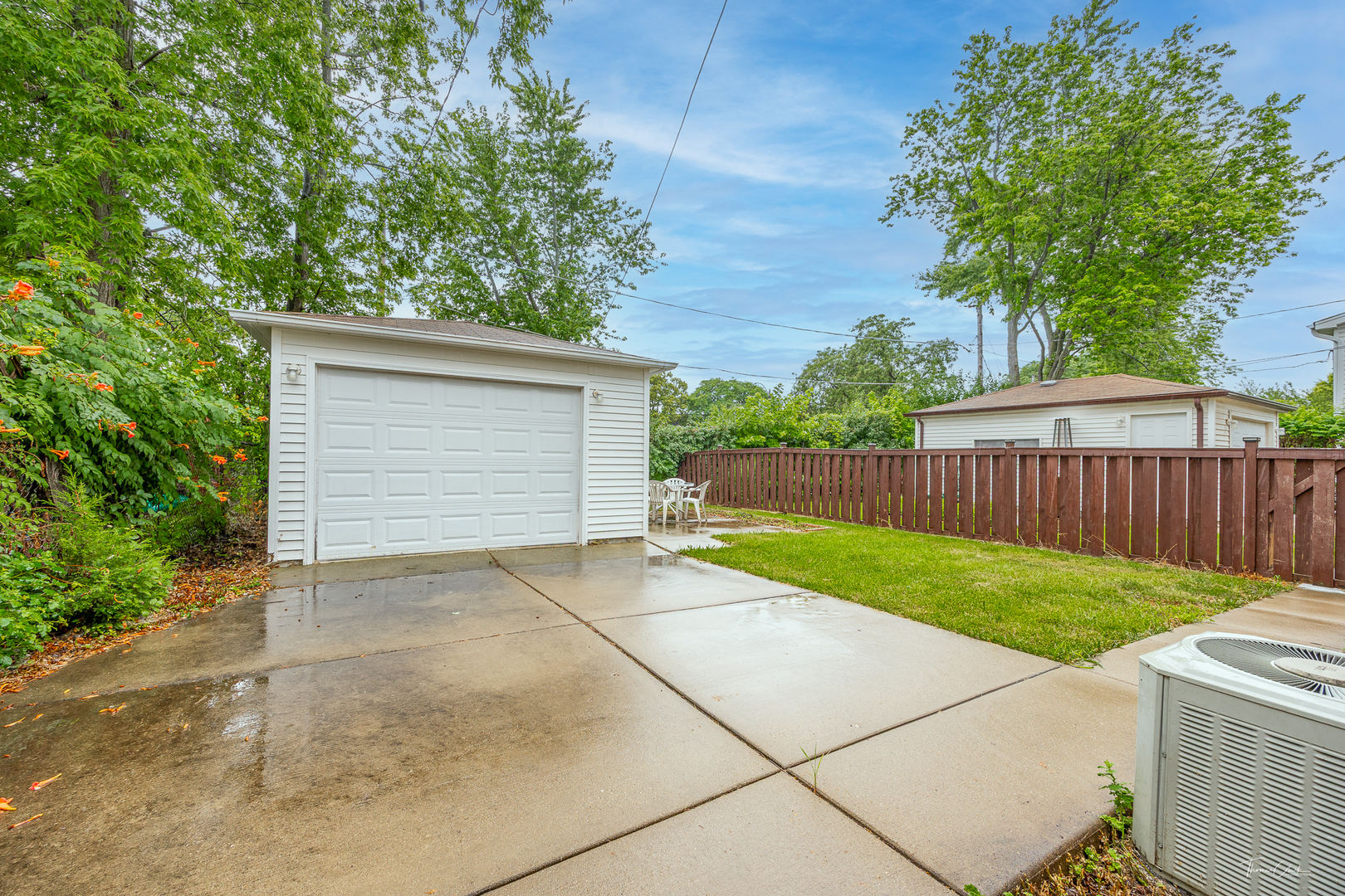 405 E Valley Lane, Arlington Heights, IL 60004