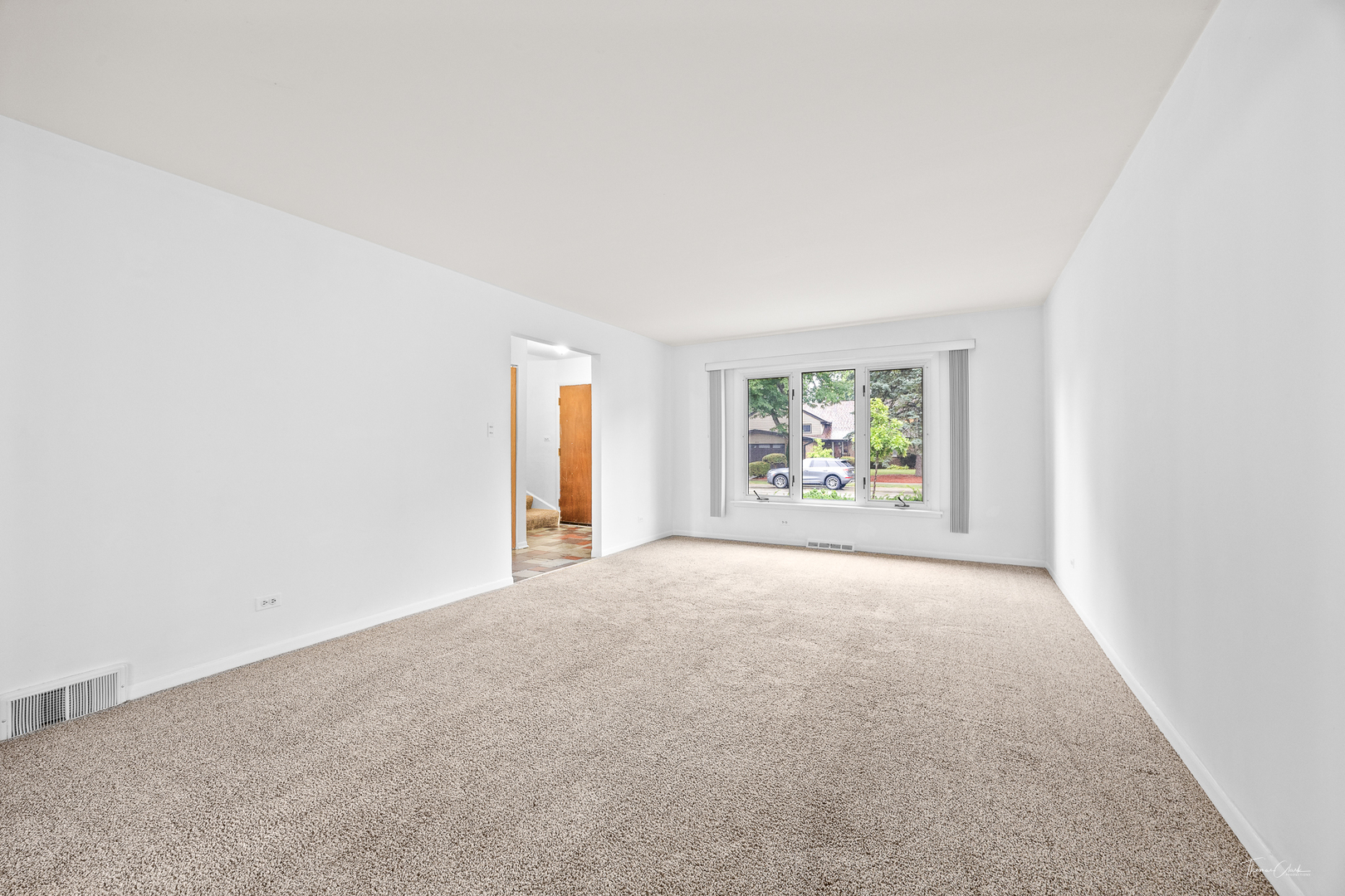 405 E Valley Lane, Arlington Heights, IL 60004