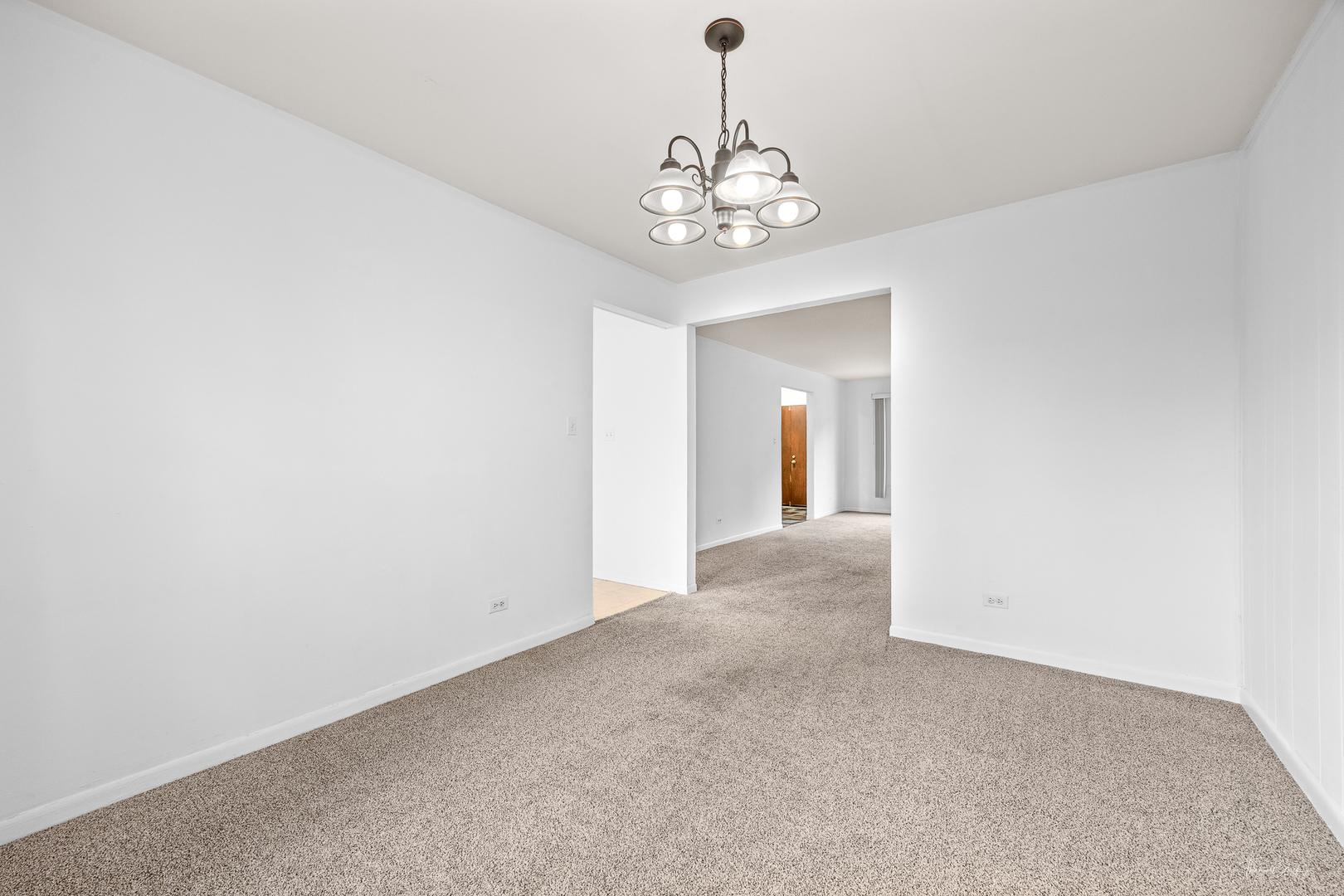 405 E Valley Lane, Arlington Heights, IL 60004