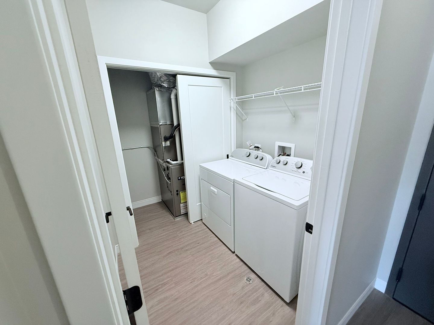 464 Glenwood Avenue #322, Glen Ellyn, IL 60137