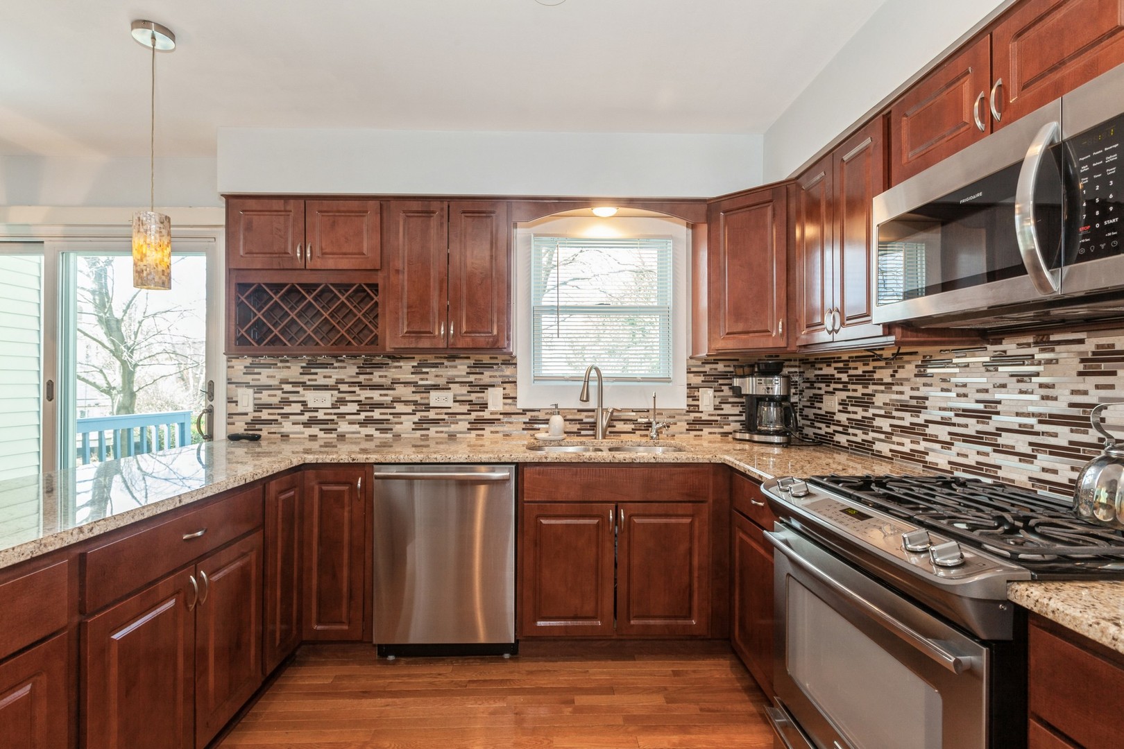 1636 Canyon Run Road, Naperville, IL 60565