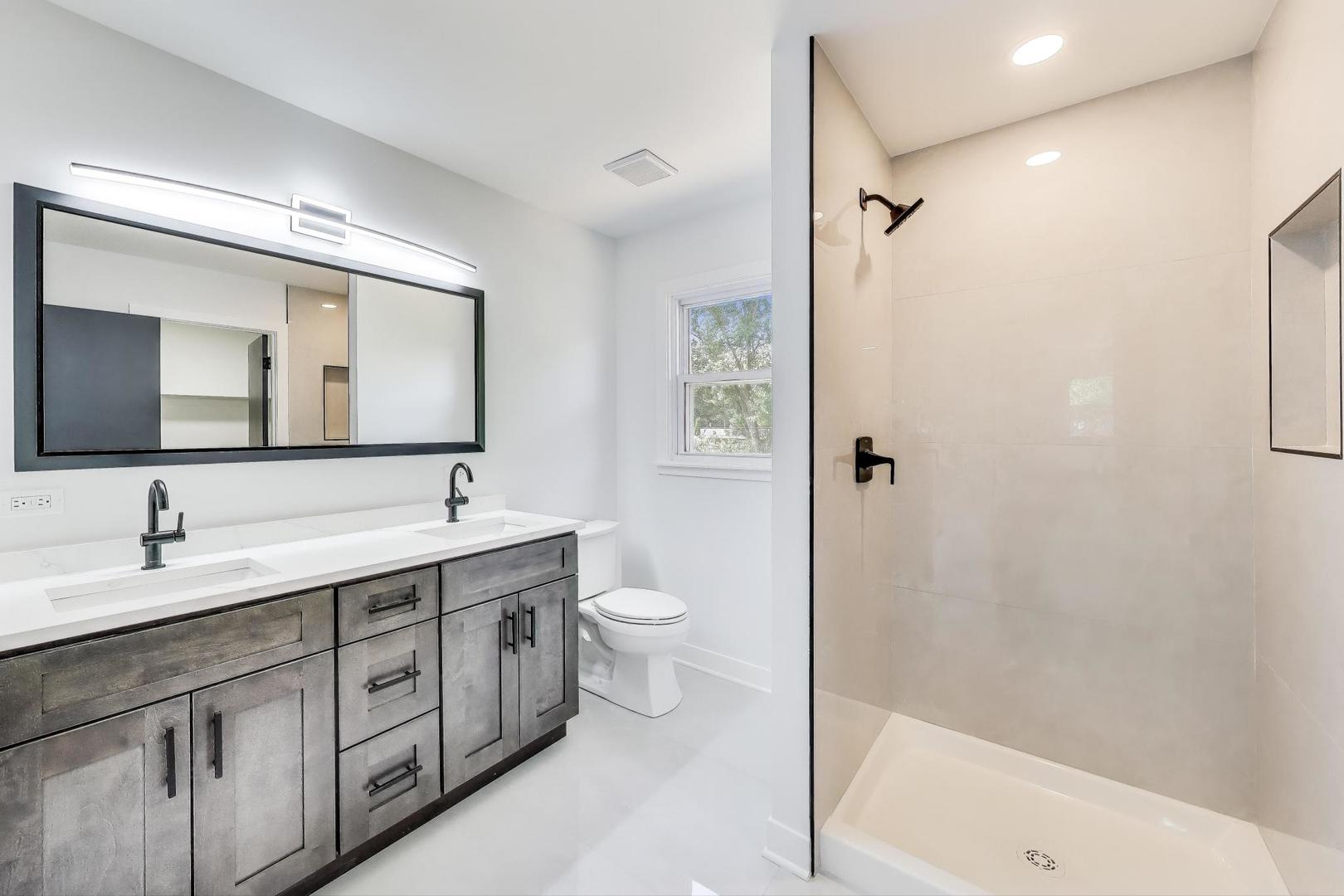 6 S Donald Avenue, Arlington Heights, IL 60004
