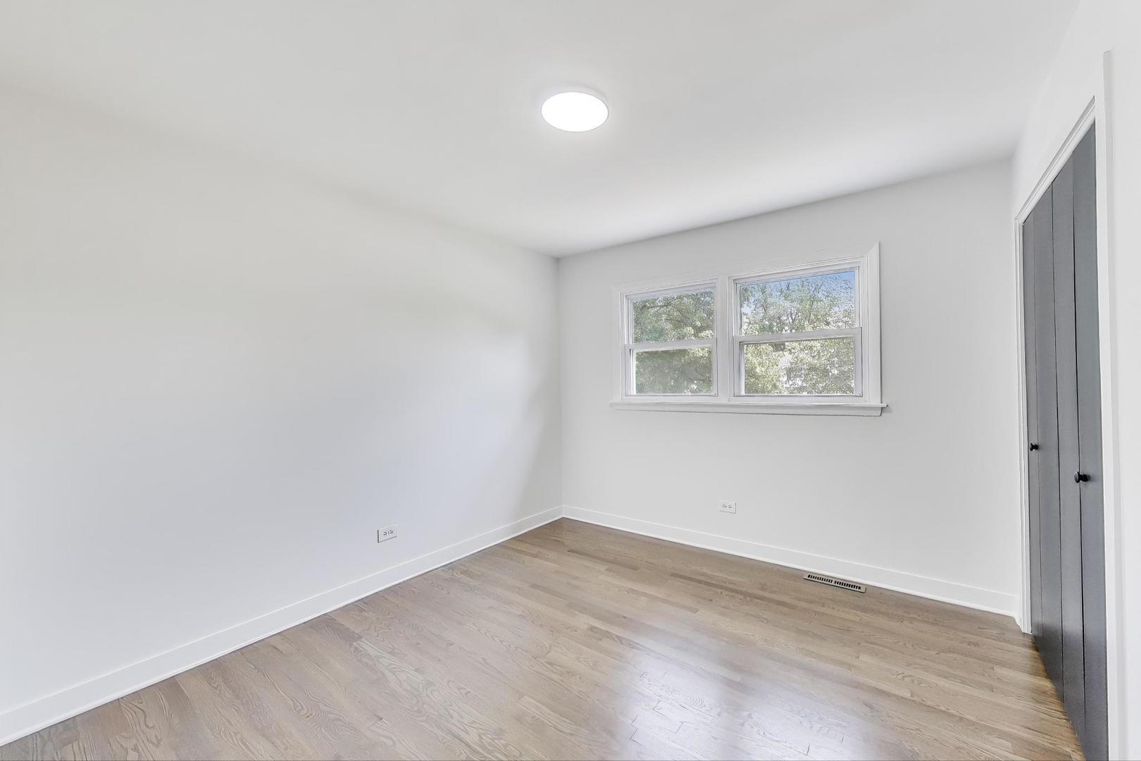 6 S Donald Avenue, Arlington Heights, IL 60004