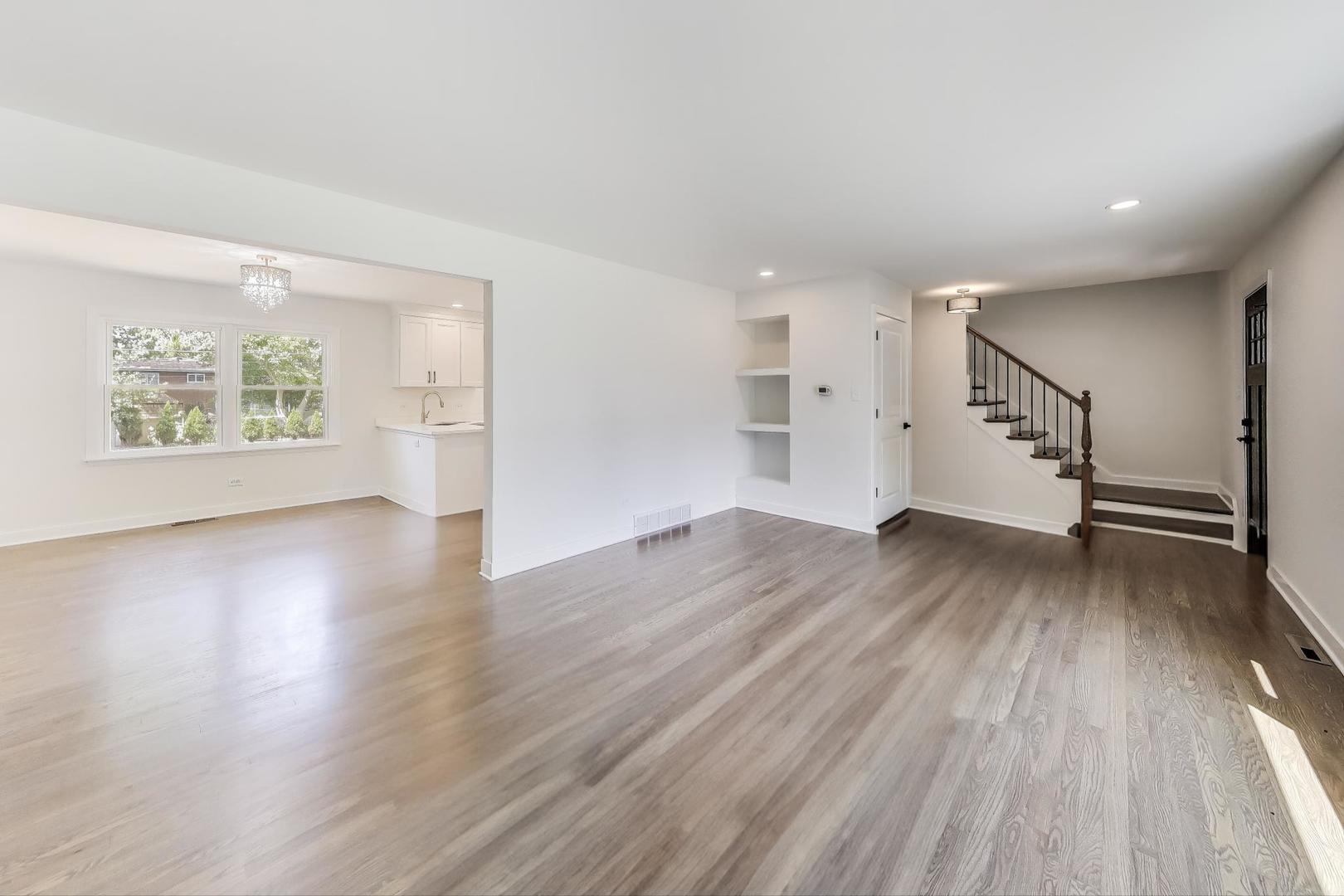 6 S Donald Avenue, Arlington Heights, IL 60004