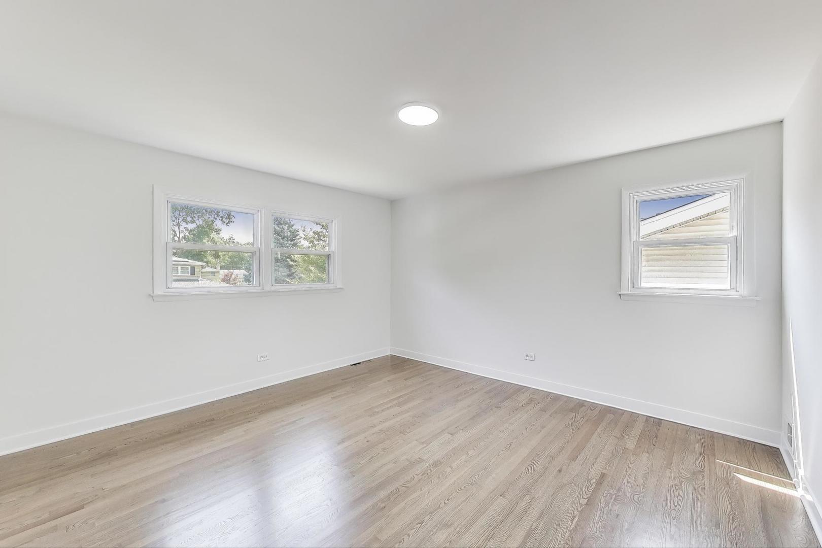 6 S Donald Avenue, Arlington Heights, IL 60004