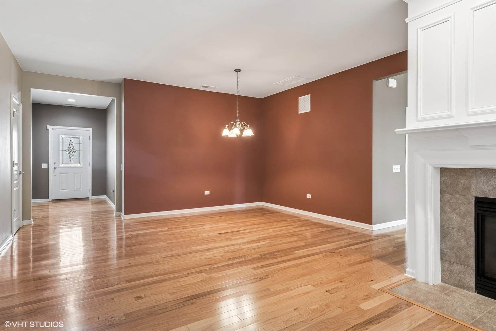 3353 Sheridan Lane, Mundelein, IL 60060