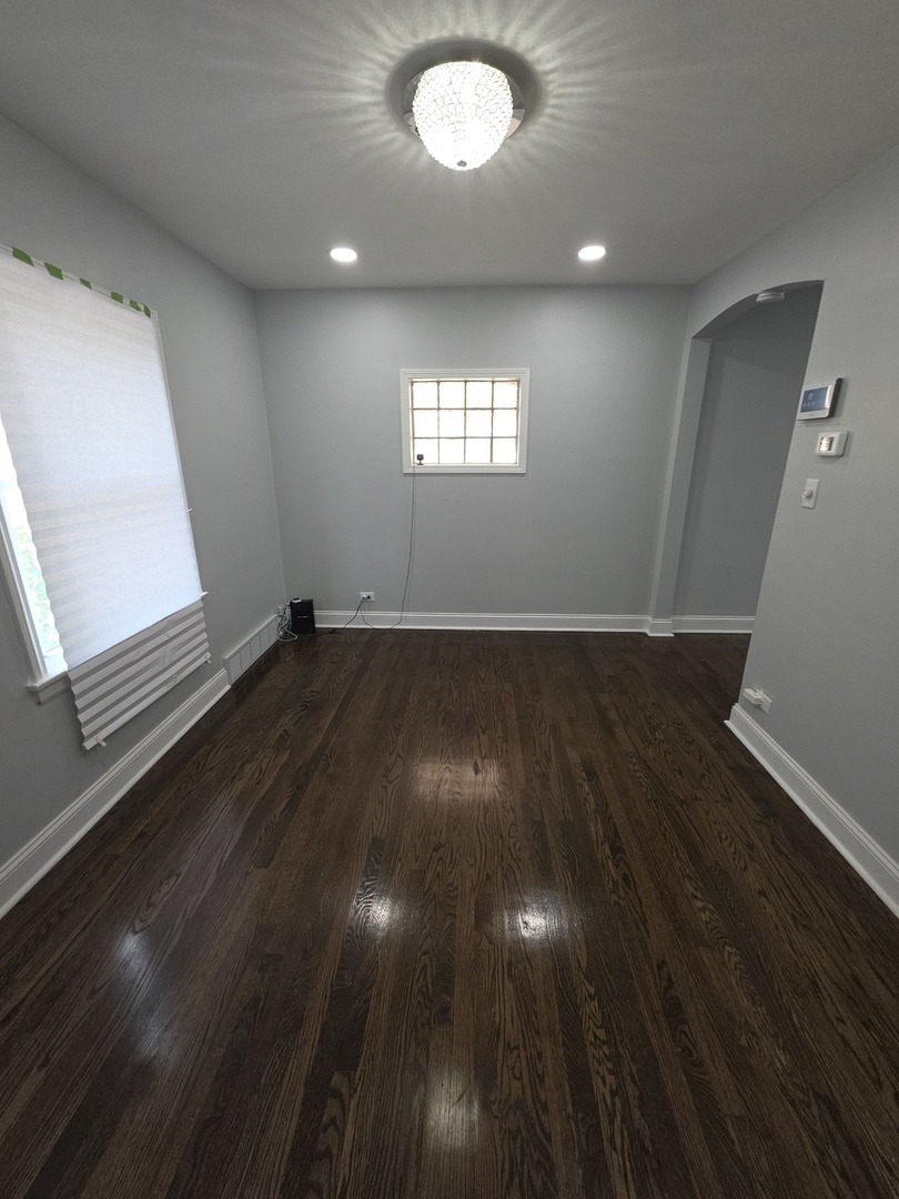 8252 S CALUMET Avenue, Chicago, IL 60619