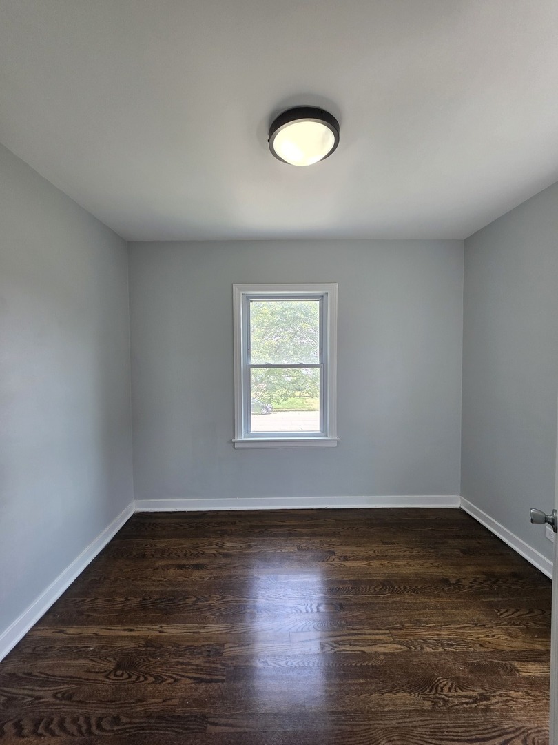 8252 S CALUMET Avenue, Chicago, IL 60619