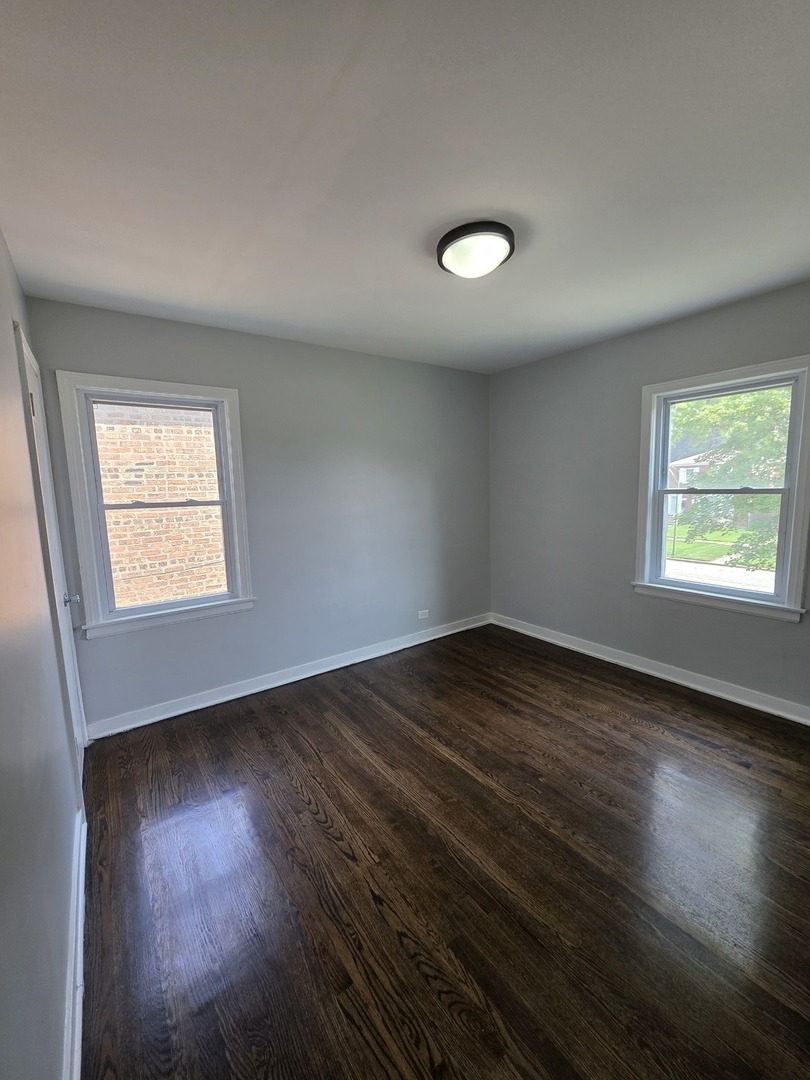 8252 S CALUMET Avenue, Chicago, IL 60619