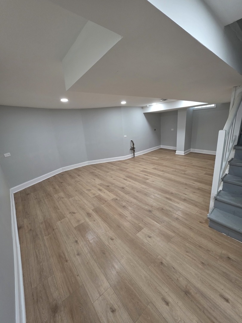8252 S CALUMET Avenue, Chicago, IL 60619