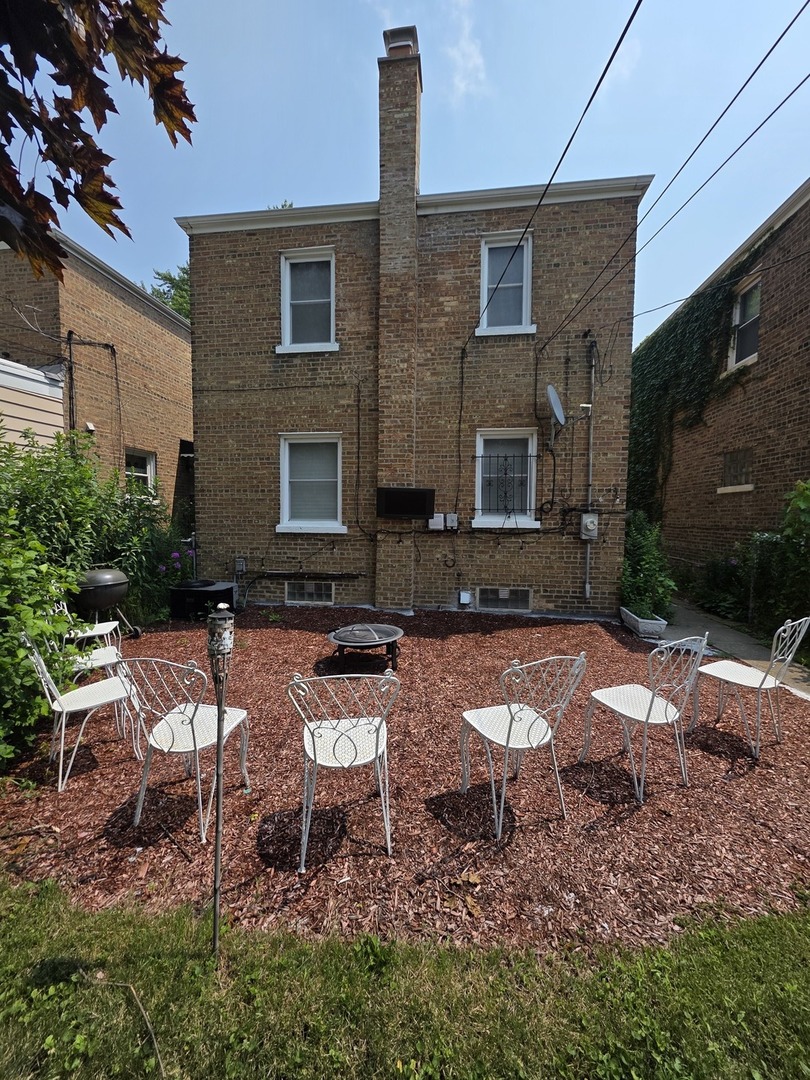 8252 S CALUMET Avenue, Chicago, IL 60619