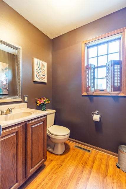 2715 Capri Drive, Schererville, IN 46375