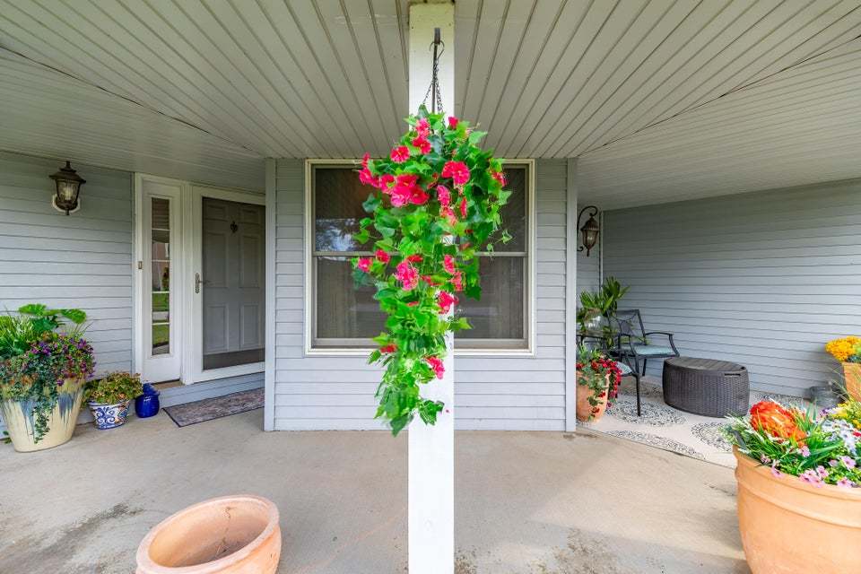 2715 Capri Drive, Schererville, IN 46375
