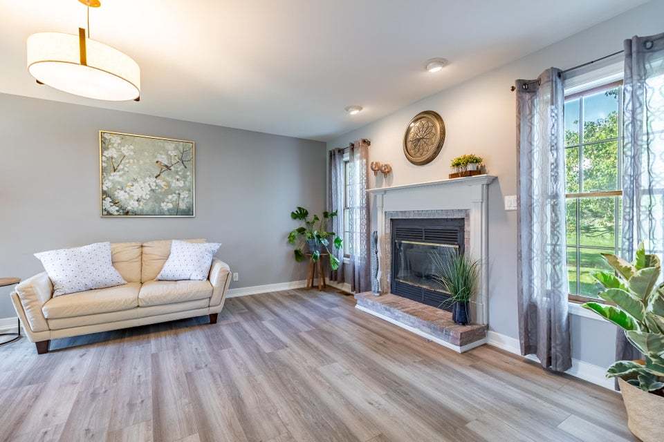2715 Capri Drive, Schererville, IN 46375