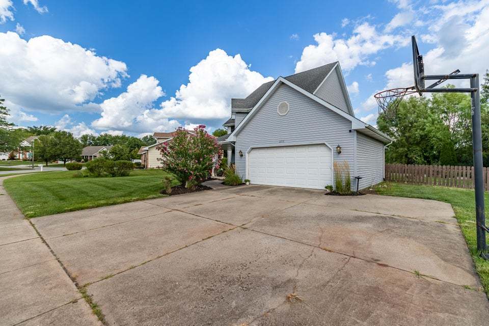 2715 Capri Drive, Schererville, IN 46375